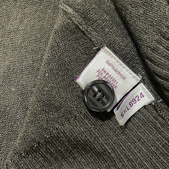 NWTG Lilac Bloom Buttoned women's long sleeve sweater, Size M - Picture 8 of 9